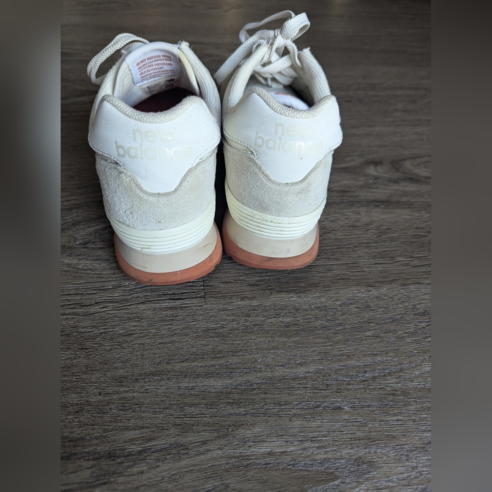 New Balance 574 - Picture 6 of 9